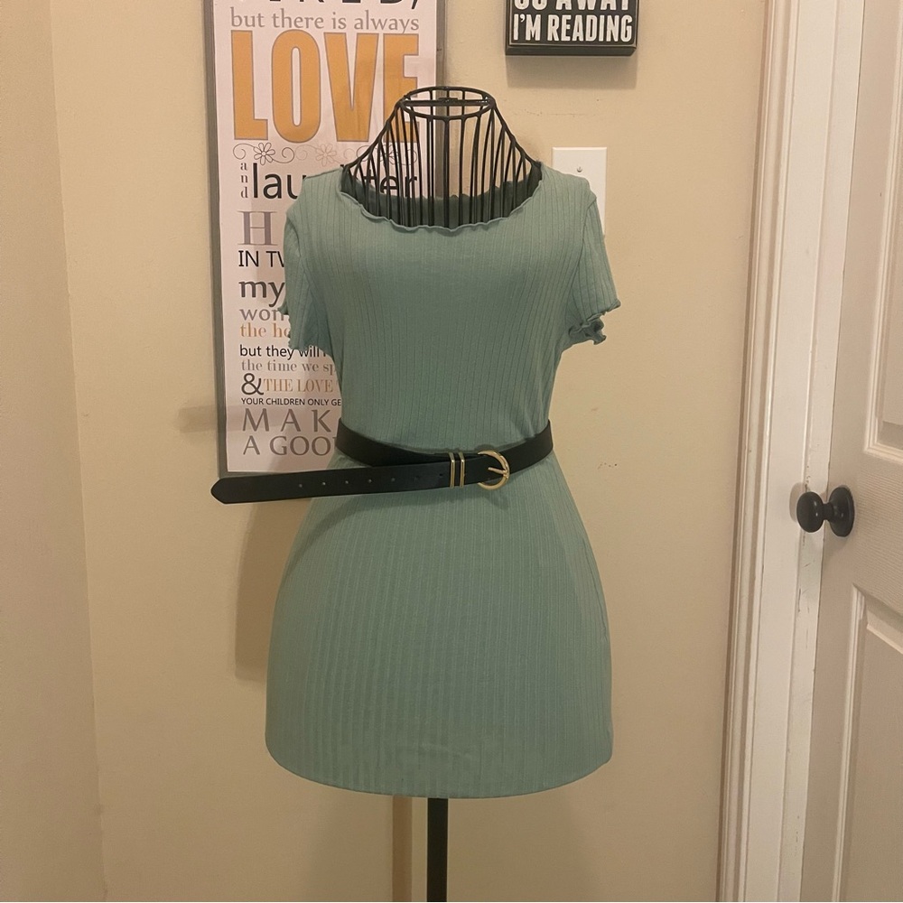 Elegant Green Dress *Belt NOT Included*